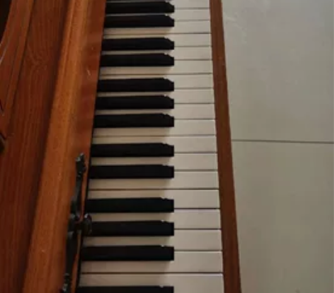 钢琴，音质好，练娃神器。因工作调动，低价出...