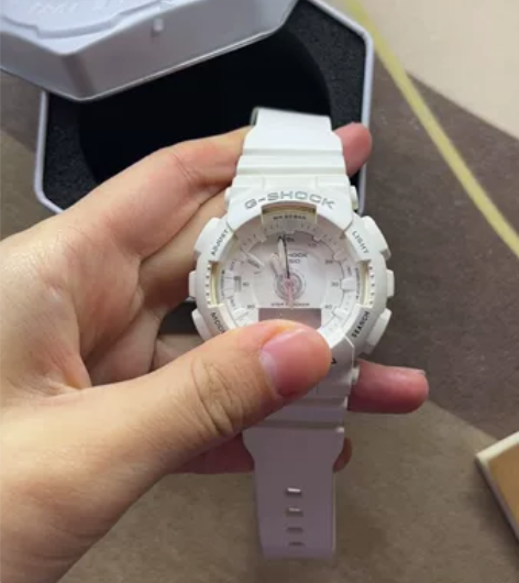 卡西欧手表 表盘背后有官网定制的图案，介意...