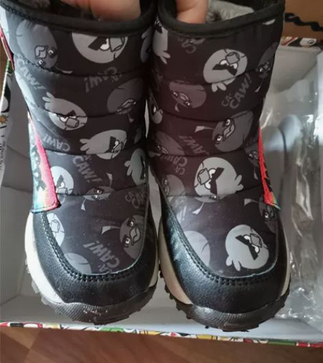 骆驼儿童的雪地靴，防水防雪，去年商场买的，...