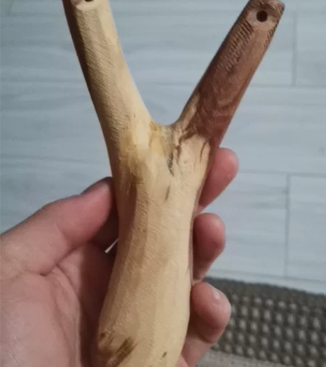 弹弓叉子东北黄花梨 扁担胡子 感兴趣的话点...