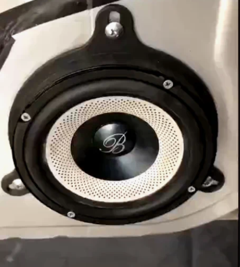 处理一批大柏林之声六件套6.5寸喇叭汽车中...