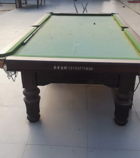台球桌，桌角无损坏 感兴趣的话点“我想要”...