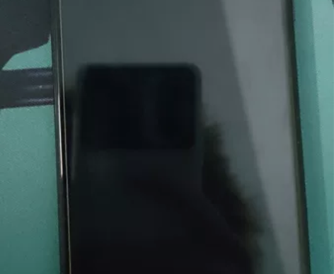 家人自用一手华为畅享9，屏幕贴膜使用显示完...