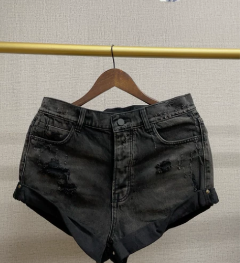 黑色破洞牛仔短裤，XL，腰围78！超短款，...