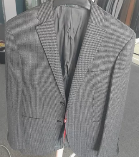 卡丹狄诺全新男士羊毛西服 都是在包装拆出来...