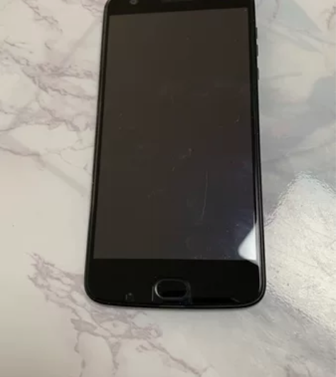 摩托罗拉z2 force，当时买来折腾玩儿...