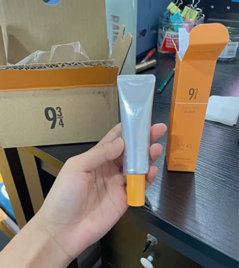全新943防晒 30ml 感兴趣的话点“我...