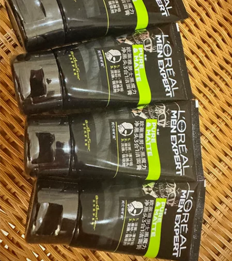 欧莱雅男士洗面奶抗黑头磨砂洗面奶，洁面50...