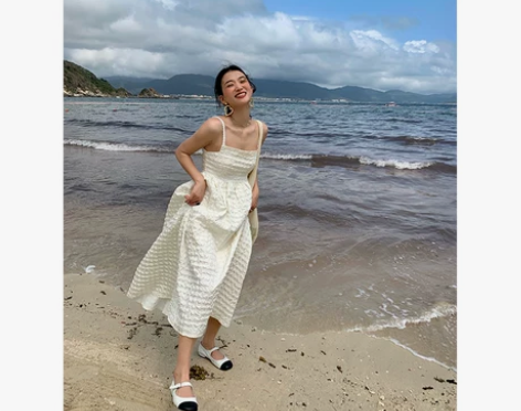 落落狷介 白色吊带裙2021年新款连衣裙女...