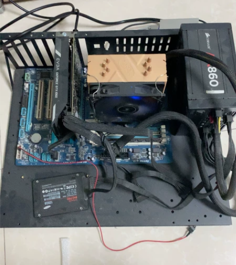 电脑主机 技嘉p75-d3开放式机箱 老旧...