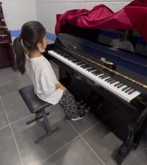 因自家孩子不学钢琴了 有一架闲置钢琴 便宜...