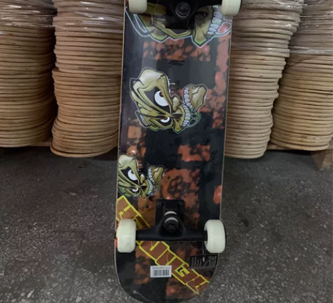 出闲置滑板动作片专业板 原价四百多的国外牌...