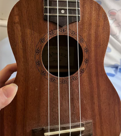 winzz 尤克里里，基本没怎么用过，放在...