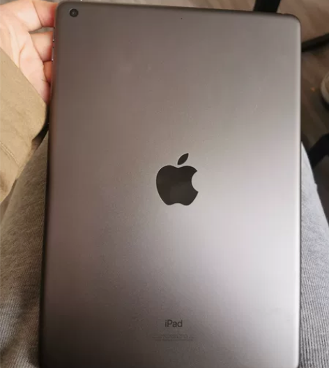 苹果ipad8 128g很新很新，没怎么用...