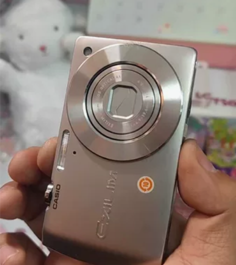 卡西欧S300 成色看视频和图片 银色颜值...