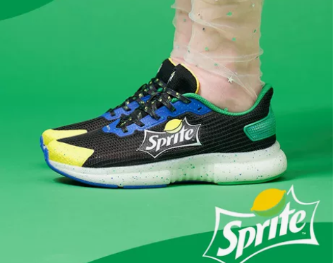 安踏跑鞋，全新未穿37.5码，牌价499秒...