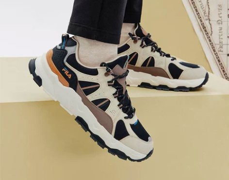 FILA斐乐满天星休闲鞋男子软底老爹鞋20...