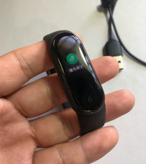 小米手环5智能手环 ，标准版 屏幕轻微划痕...