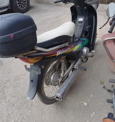 都是在工地上用的,新大洲本田,和豪爵摩托车...