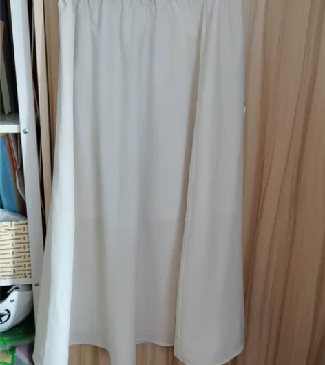 雪纺A字裙  质感不错不易皱 有内衬 不会透