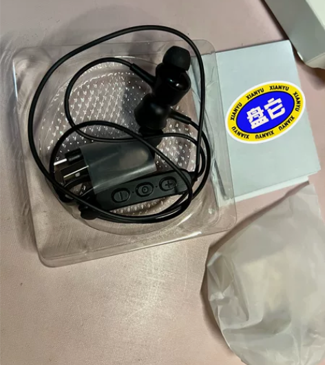 全新兰士顿磁吸入耳式挂脖蓝牙耳机！不议价，...