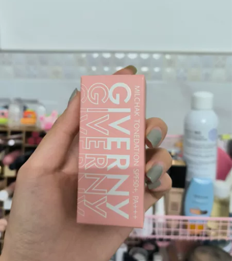 GIVERNY姿泊兰伊空气感焕采防晒隔离霜...