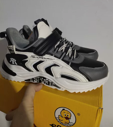 男大童运动鞋37码，尺码标准，全新带吊牌，...