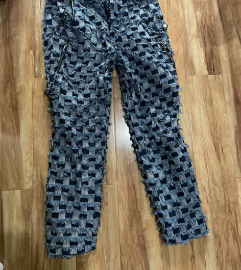 很潮的牛仔裤，全新xl码。70包邮 感兴趣...