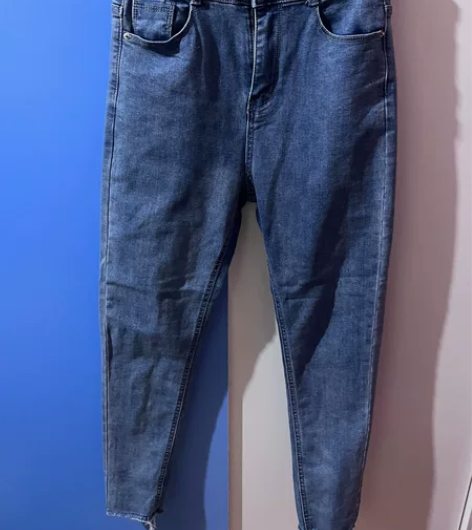 11女牛仔裤蓝色小脚裤 腰围2尺1 不退不换