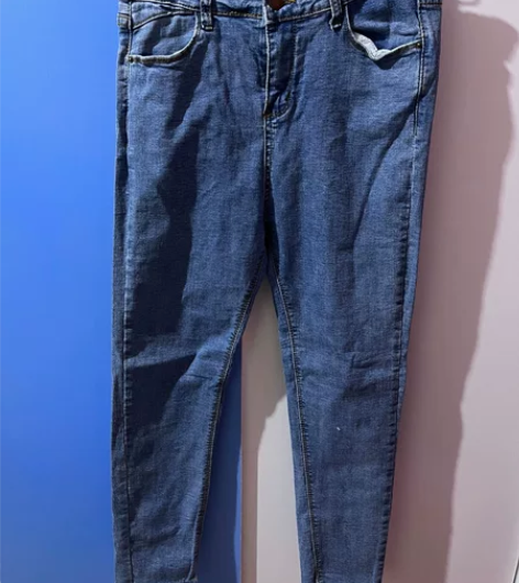 11女牛仔裤水蓝色 腰围2尺1 不退不换