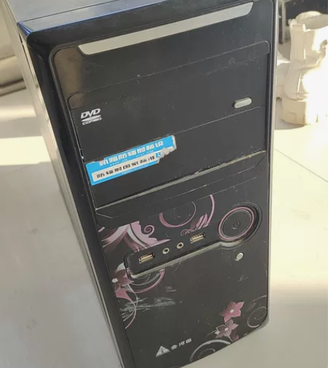 个人用的电脑机箱正常能用能开机,连监控什么...