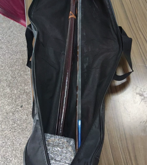 二胡,带包,马尾弓,70块钱拿去玩,适合新...