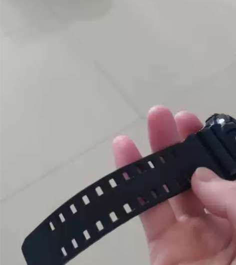 卡西欧GD350黑金配色 成色如图，售出不...