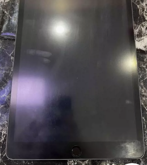 iPad第8代（2020款）的屏幕10.2...