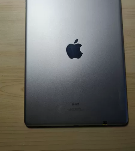 ipad第八代，内存32G，成色九九新，无...