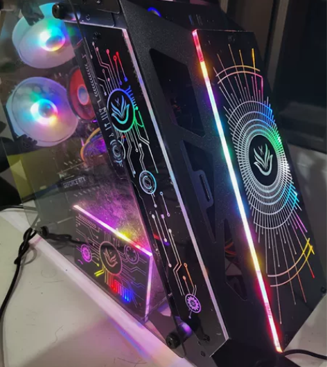 9月买的台式主机+曲屏显示器+机械键盘 昂...