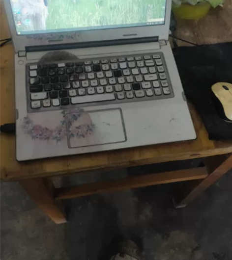 联想笔记本自用的，买的时候花了将近4000...