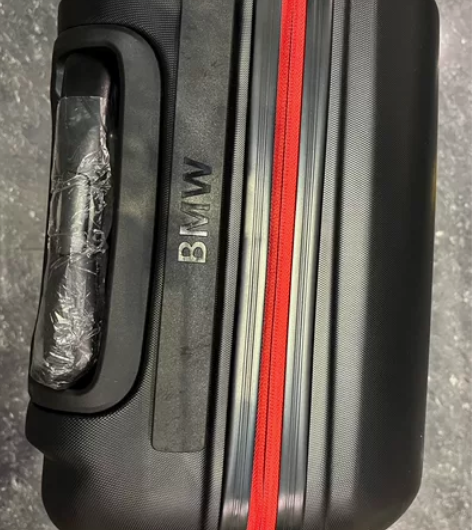全新宝马拉杆箱，20寸登机箱。东莞南城车站...
