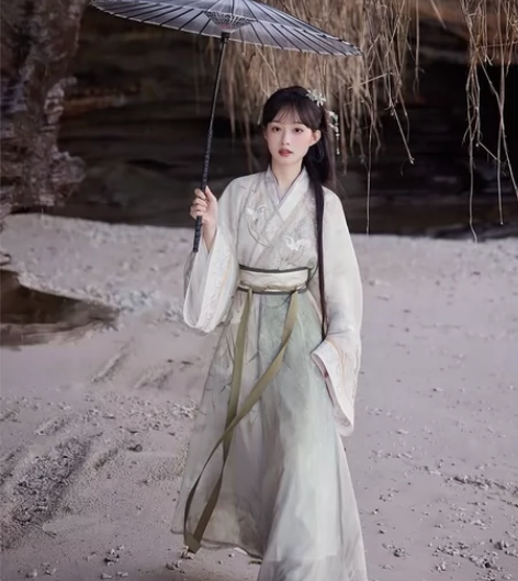 晋制汉服,七月夕,全新带吊牌,全套xs码。...