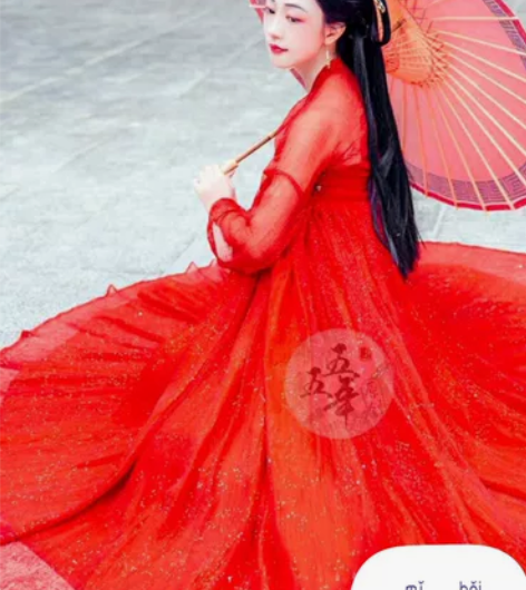 五五年的绝版汉服 五五年家的红绫，非常的美...