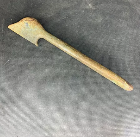 石器时代老玉叉子,品相如图实物拍摄赔钱出售...