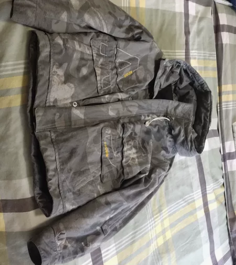 男士迷彩服夹棉羽绒夹克，奥特莱斯实体店69...