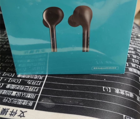 荣耀flypods青春版无线耳机， 全新未...