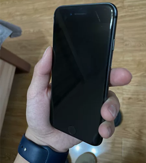 我爸自用的iPhone 8 国行/64g/...