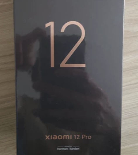 小米12pro.  骁龙版，8+256蓝色...