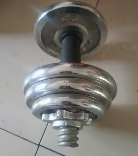 哑铃镀锌版，4公斤。一个，自用有锈。喜欢的...