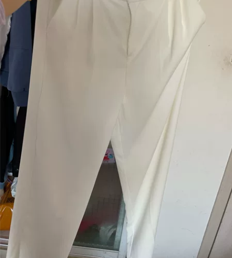 白色西装阔腿裤，雪纺面料，垂度很好，L码，...