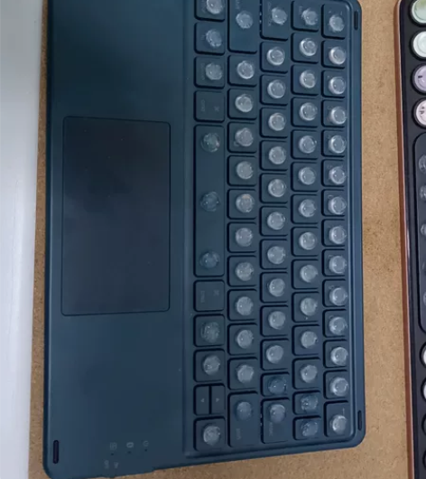 航世 电脑，pad，手机蓝牙无线键盘，上面...