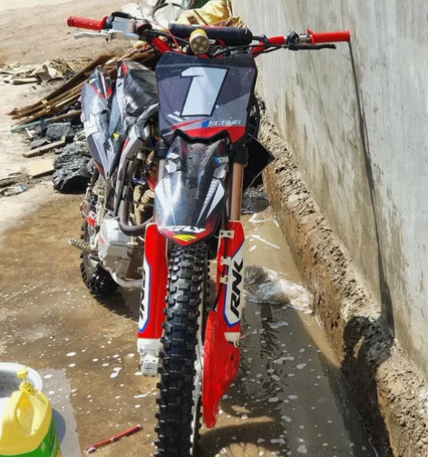 北海RNK越野摩托车250cc风冷黑色车子...