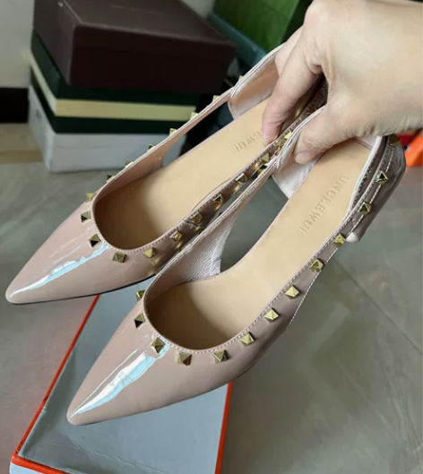 39码 吴大叔家小猫跟铆钉单鞋 感兴趣的话...